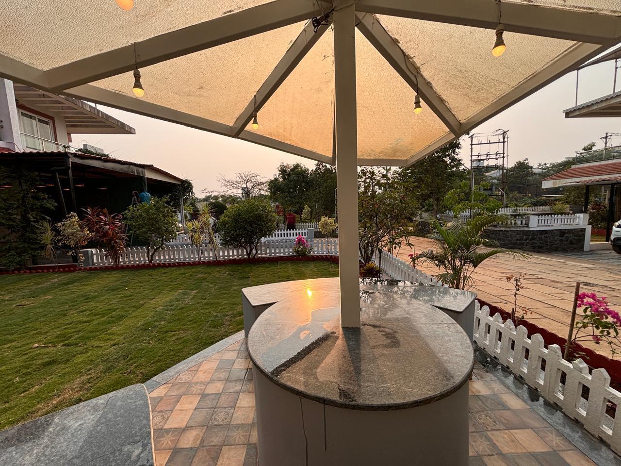Outdoor canopy bar